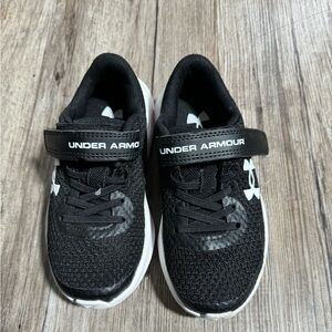 Under Armour Shoes. 10.5C.